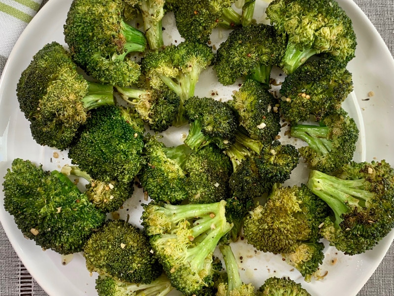 plate of roasted broccoli